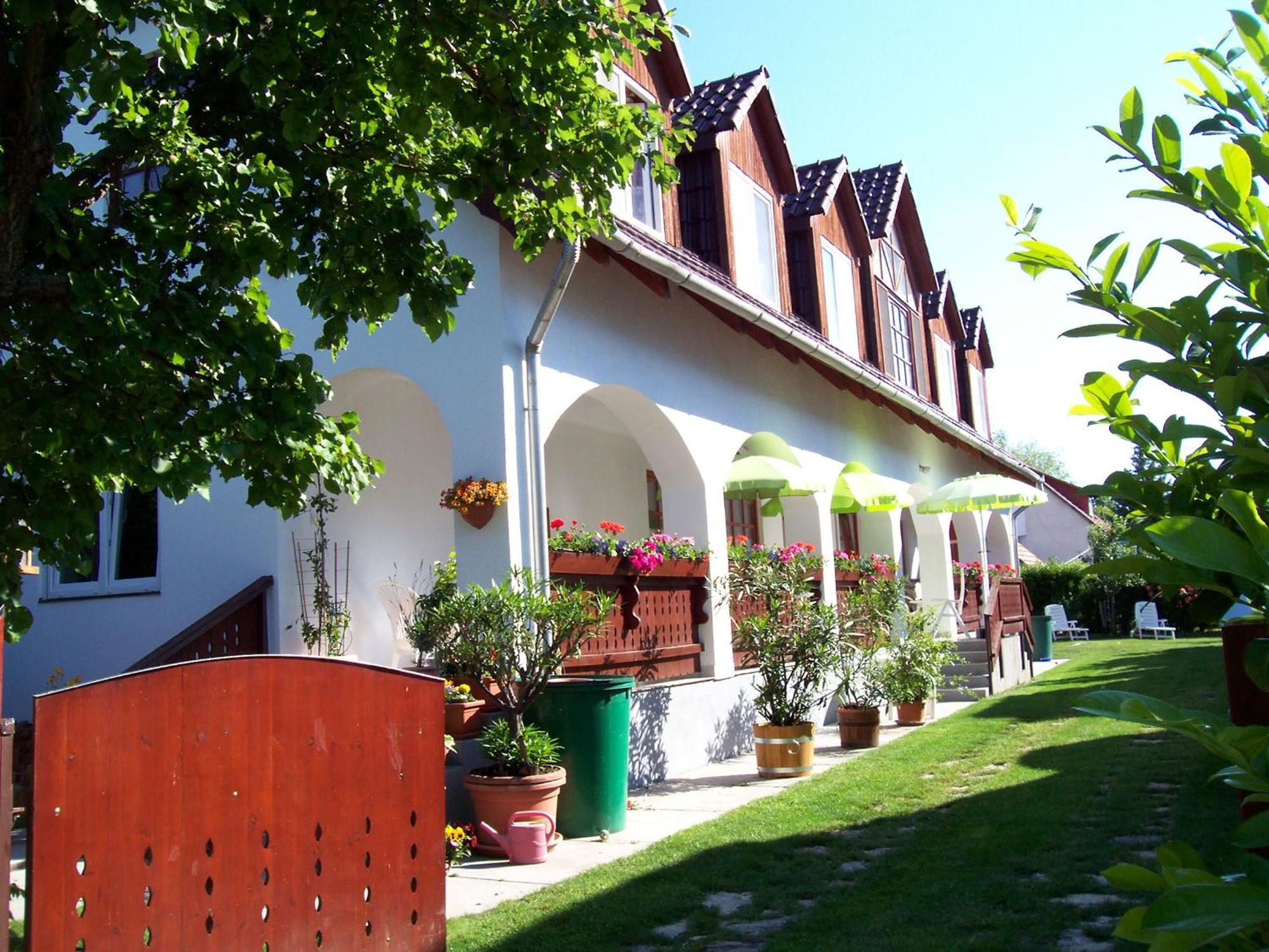 Haus Martha Apartment Balatonudvari Exterior photo